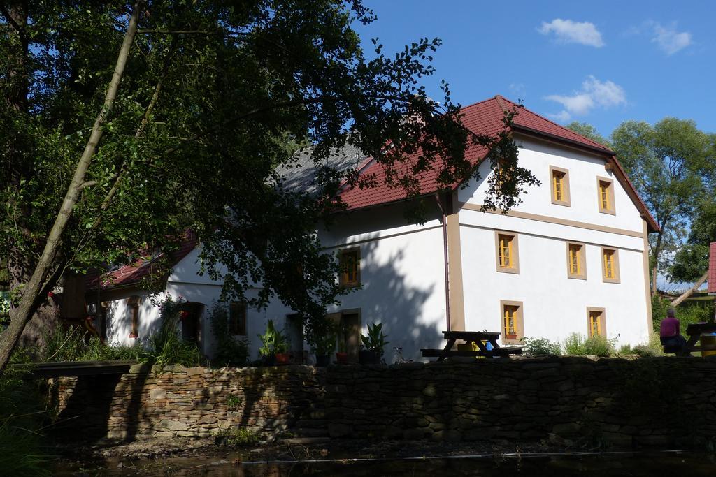 BioFarma Dolejší Mlýn Kamberk Exterior foto